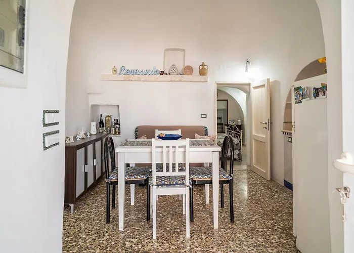 Trullo Tre Coni