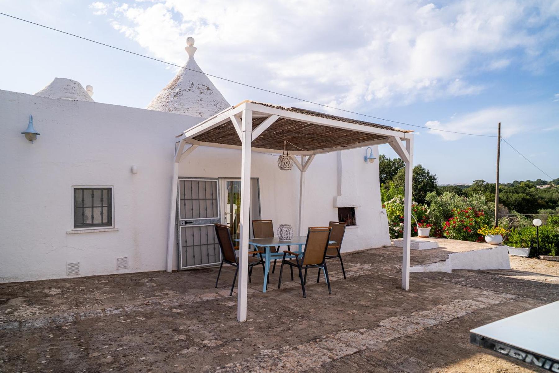 Trullo Tre Coni * Cisternino